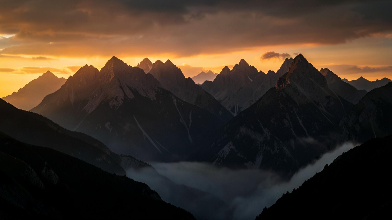 Berglandschap bij zonsopkomst